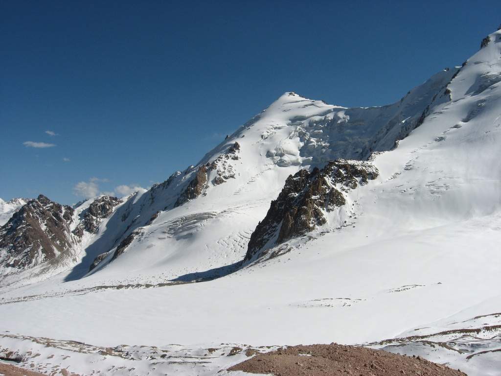 Пик СГУ (4464 м) Пик СГУ (4464 м)
