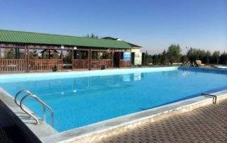 Бассейн в зоне отдыха Кара Дала
