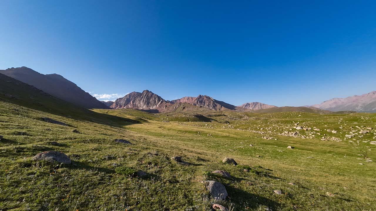 Спуск вдоль левого берега р. Южной Казачки