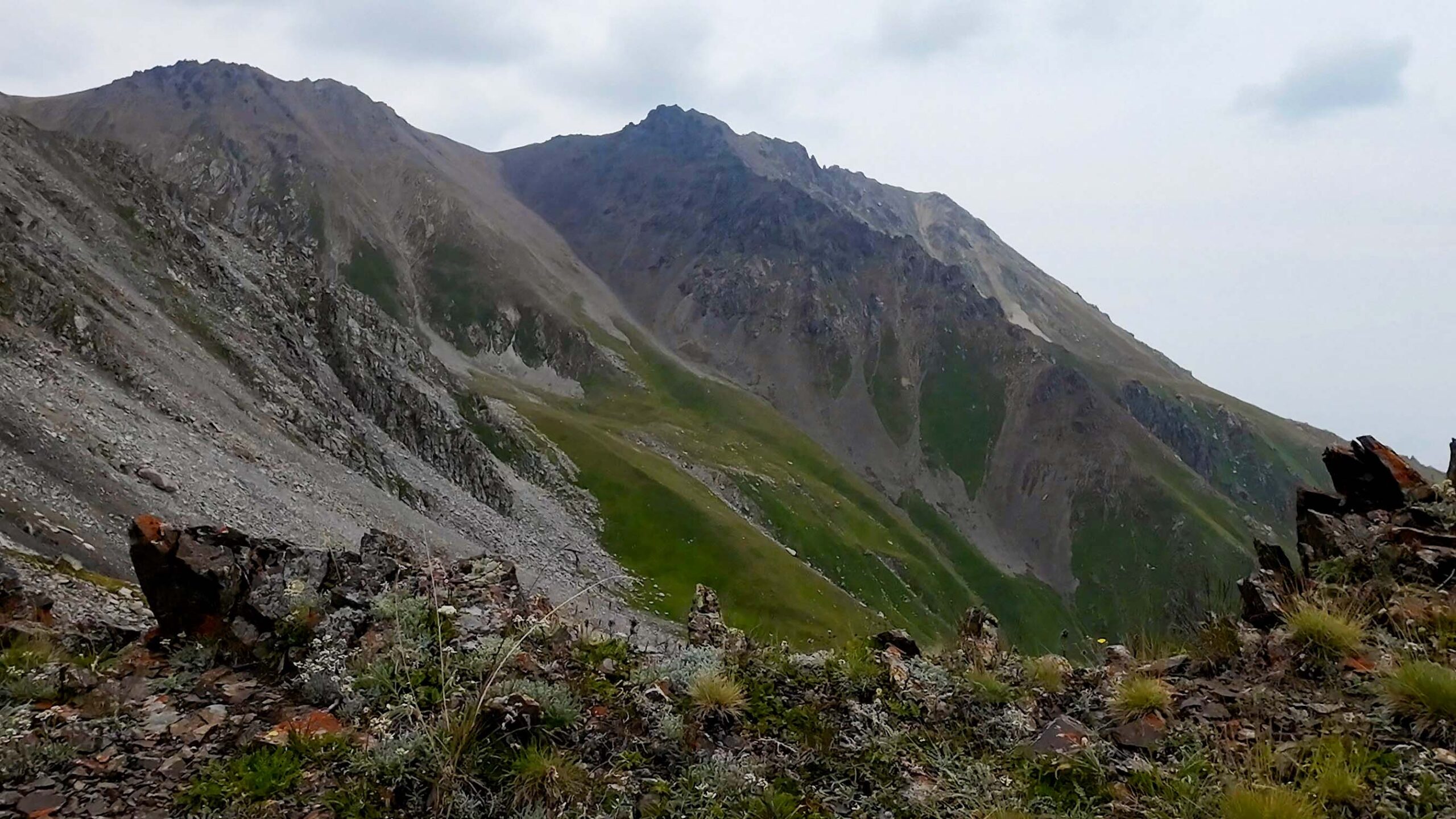 Пер. Буркит Тас